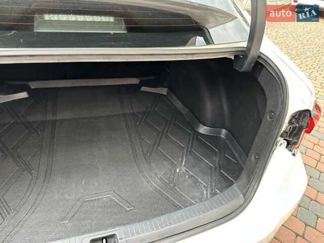 Белый Тойота Королла, объемом двигателя 1.49 л и пробегом 161 тыс. км за 14450 $, фото 166 на Automoto.ua