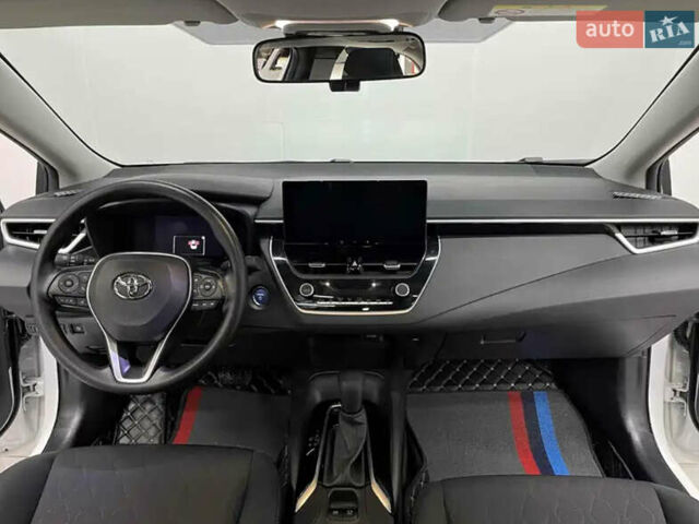 Белый Тойота Королла, объемом двигателя 0 л и пробегом 35 тыс. км за 23900 $, фото 6 на Automoto.ua
