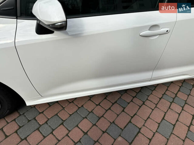 Белый Тойота Королла, объемом двигателя 1.49 л и пробегом 161 тыс. км за 14450 $, фото 80 на Automoto.ua