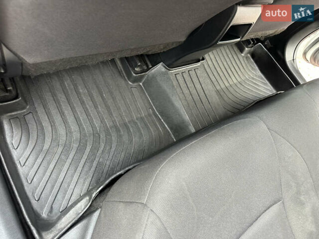 Белый Тойота Королла, объемом двигателя 1.49 л и пробегом 161 тыс. км за 14450 $, фото 145 на Automoto.ua