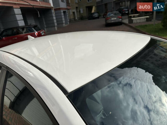 Белый Тойота Королла, объемом двигателя 1.49 л и пробегом 161 тыс. км за 14450 $, фото 88 на Automoto.ua