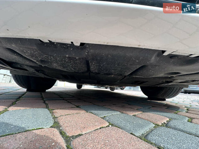 Белый Тойота Королла, объемом двигателя 1.49 л и пробегом 161 тыс. км за 14450 $, фото 89 на Automoto.ua