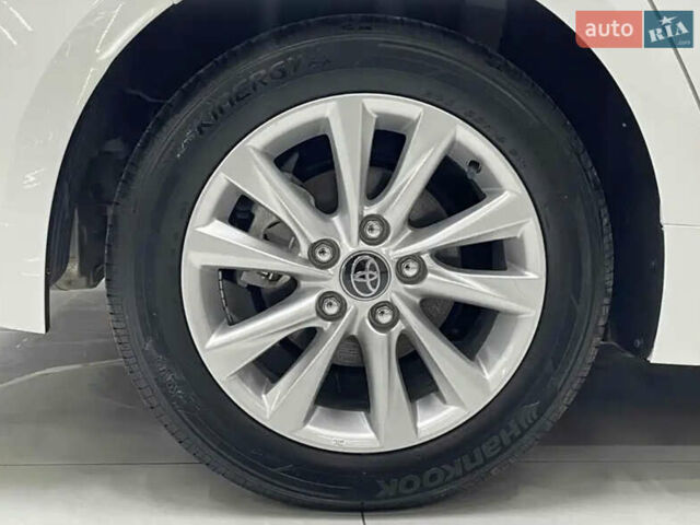 Белый Тойота Королла, объемом двигателя 0 л и пробегом 35 тыс. км за 23900 $, фото 5 на Automoto.ua
