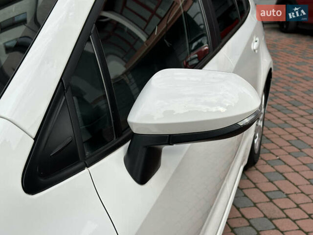 Белый Тойота Королла, объемом двигателя 1.49 л и пробегом 161 тыс. км за 14450 $, фото 57 на Automoto.ua