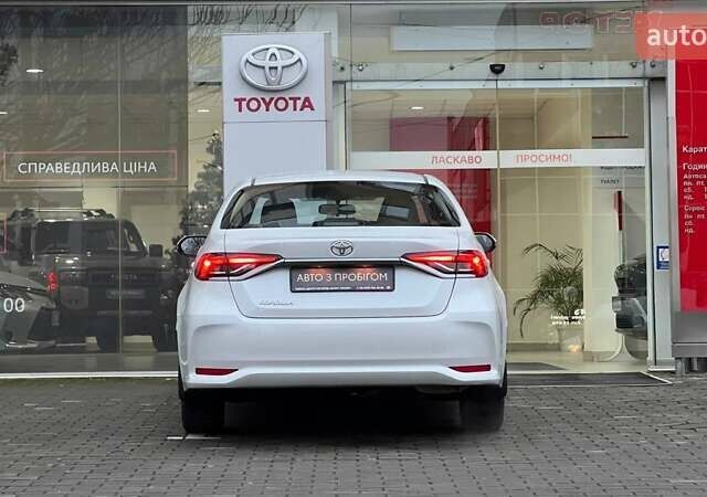 Белый Тойота Королла, объемом двигателя 1.6 л и пробегом 6 тыс. км за 24758 $, фото 3 на Automoto.ua