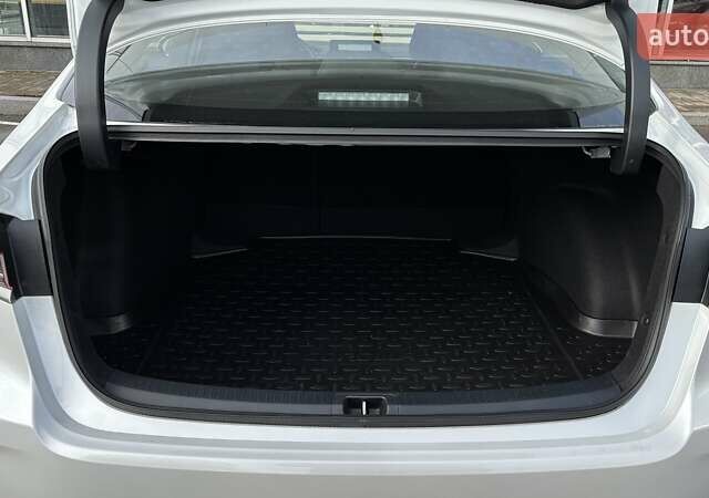 Белый Тойота Королла, объемом двигателя 1.6 л и пробегом 4 тыс. км за 23900 $, фото 9 на Automoto.ua