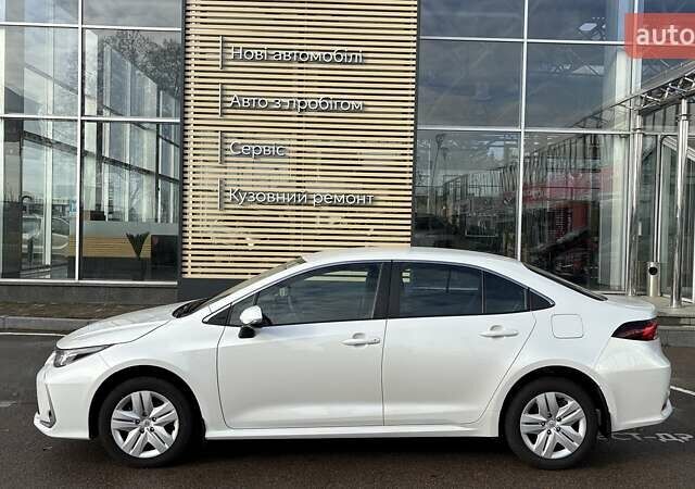 Белый Тойота Королла, объемом двигателя 1.6 л и пробегом 4 тыс. км за 23900 $, фото 2 на Automoto.ua
