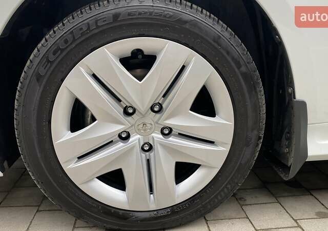 Белый Тойота Королла, объемом двигателя 1.6 л и пробегом 6 тыс. км за 26800 $, фото 10 на Automoto.ua