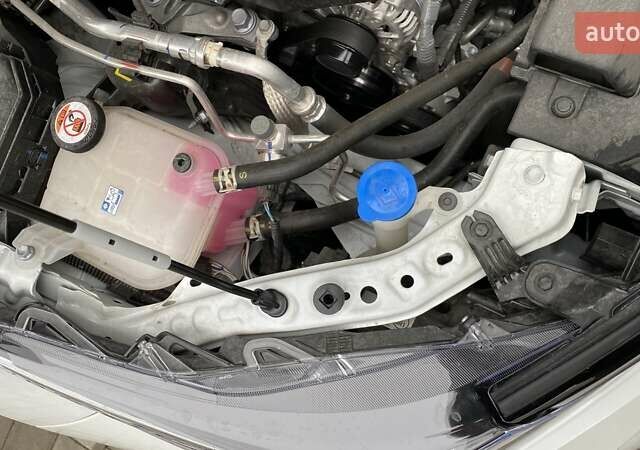 Белый Тойота Королла, объемом двигателя 1.6 л и пробегом 6 тыс. км за 26800 $, фото 41 на Automoto.ua