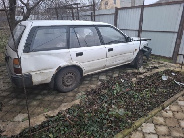 Белый Тойота Королла, объемом двигателя 0 л и пробегом 200 тыс. км за 593 $, фото 1 на Automoto.ua