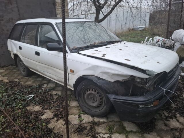 Белый Тойота Королла, объемом двигателя 0 л и пробегом 200 тыс. км за 593 $, фото 2 на Automoto.ua