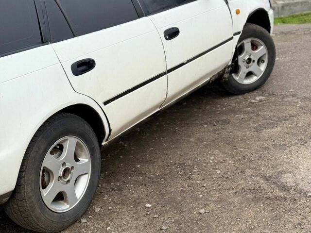 Білий Тойота Королла, об'ємом двигуна 1.3 л та пробігом 600 тис. км за 1300 $, фото 6 на Automoto.ua