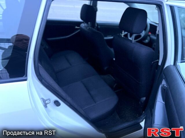 Белый Тойота Королла, объемом двигателя 1.4 л и пробегом 215 тыс. км за 4200 $, фото 12 на Automoto.ua