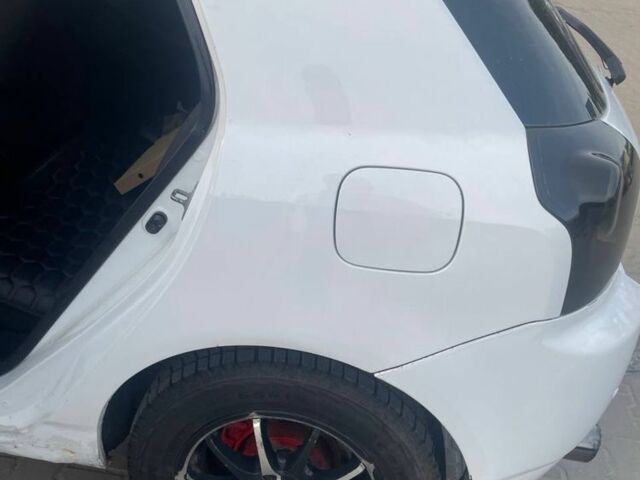 Белый Тойота Королла, объемом двигателя 2 л и пробегом 410 тыс. км за 3450 $, фото 1 на Automoto.ua