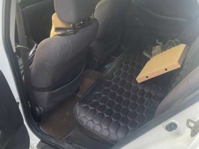 Белый Тойота Королла, объемом двигателя 2 л и пробегом 410 тыс. км за 3450 $, фото 10 на Automoto.ua