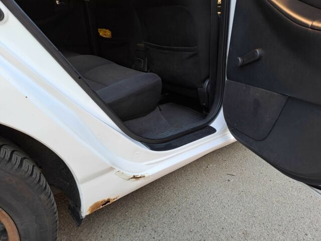 Білий Тойота Королла, об'ємом двигуна 1.4 л та пробігом 286 тис. км за 3900 $, фото 12 на Automoto.ua