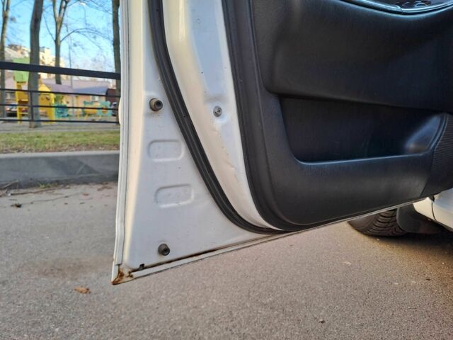 Білий Тойота Королла, об'ємом двигуна 1.4 л та пробігом 286 тис. км за 3900 $, фото 13 на Automoto.ua