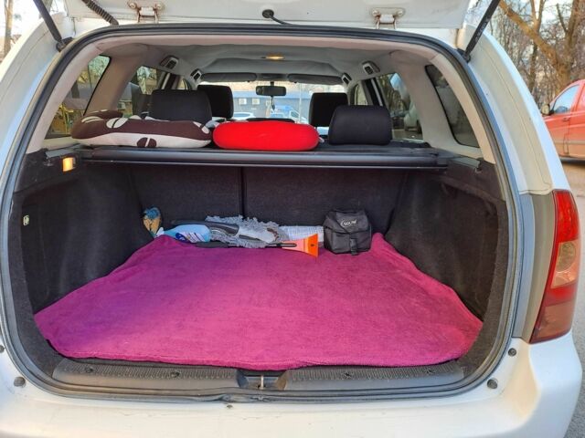 Білий Тойота Королла, об'ємом двигуна 1.4 л та пробігом 286 тис. км за 3900 $, фото 5 на Automoto.ua