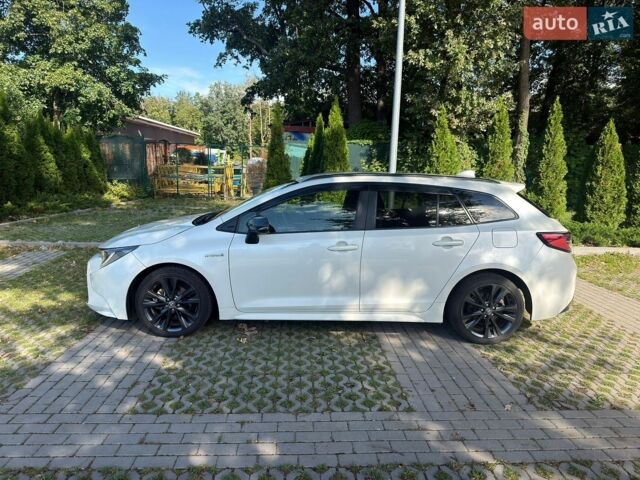 Білий Тойота Королла, об'ємом двигуна 1.8 л та пробігом 184 тис. км за 19999 $, фото 5 на Automoto.ua