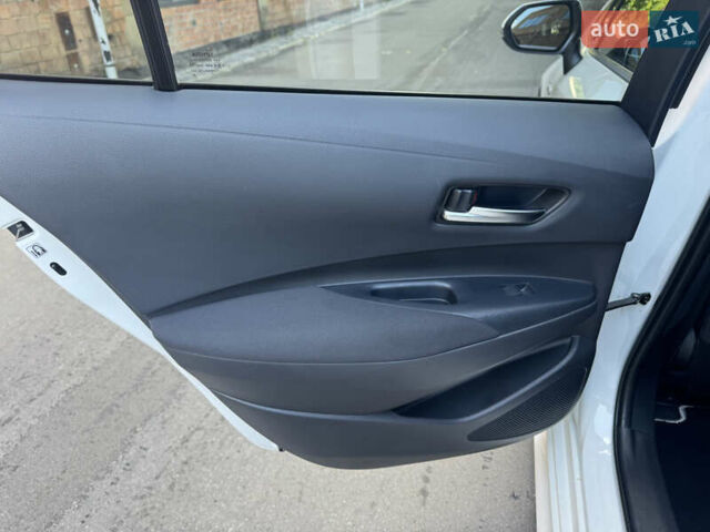 Белый Тойота Королла, объемом двигателя 1.8 л и пробегом 142 тыс. км за 21000 $, фото 29 на Automoto.ua