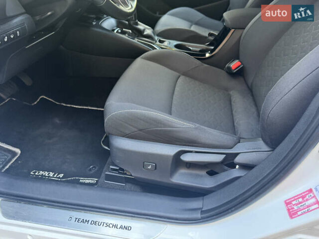 Белый Тойота Королла, объемом двигателя 1.8 л и пробегом 142 тыс. км за 21000 $, фото 17 на Automoto.ua