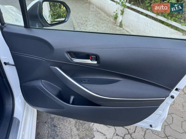 Белый Тойота Королла, объемом двигателя 1.8 л и пробегом 142 тыс. км за 21000 $, фото 35 на Automoto.ua