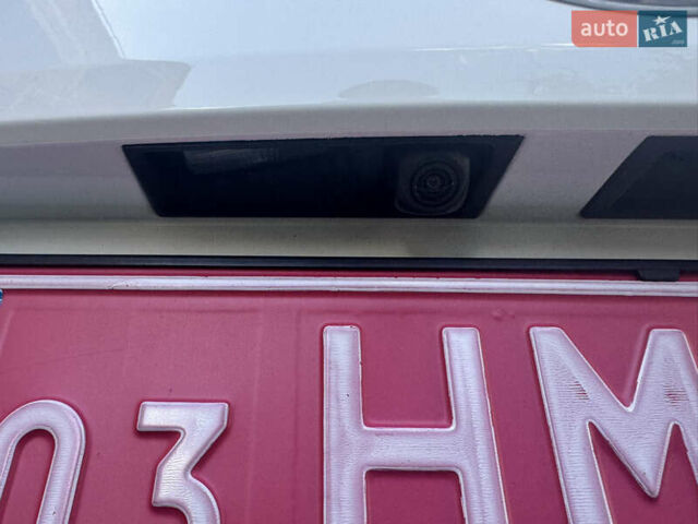 Белый Тойота Королла, объемом двигателя 1.8 л и пробегом 142 тыс. км за 21000 $, фото 11 на Automoto.ua