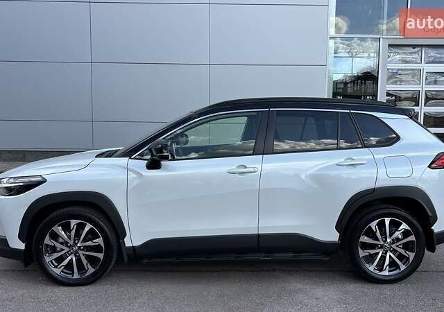 Белый Тойота Королла, объемом двигателя 1.99 л и пробегом 1 тыс. км за 38745 $, фото 4 на Automoto.ua