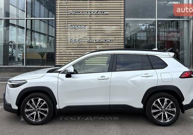 Тойота Королла 2024 в Белой Церкве на Automoto.ua Белый Тойота Королла, объемом двигателя 1.99 л и пробегом 9 тыс. км за 37361 $, фото 4 на Automoto.ua