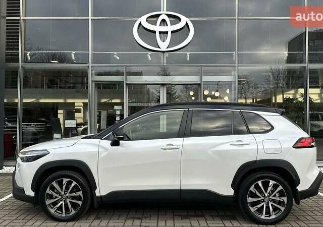 Белый Тойота Королла, объемом двигателя 1.99 л и пробегом 19 тыс. км за 37740 $, фото 2 на Automoto.ua