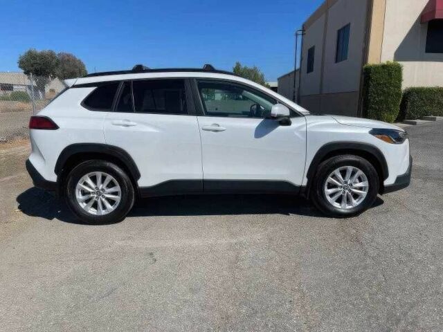 Белый Тойота Королла, объемом двигателя 2 л и пробегом 20 тыс. км за 12000 $, фото 3 на Automoto.ua