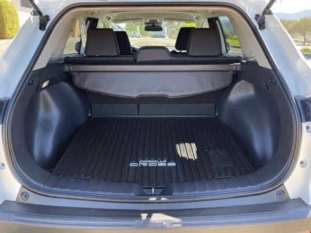 Белый Тойота Королла, объемом двигателя 2 л и пробегом 20 тыс. км за 12000 $, фото 9 на Automoto.ua