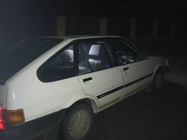 Білий Тойота Королла, об'ємом двигуна 1.6 л та пробігом 140 тис. км за 2000 $, фото 3 на Automoto.ua