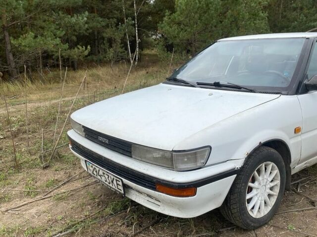 Белый Тойота Королла, объемом двигателя 1.6 л и пробегом 340 тыс. км за 716 $, фото 2 на Automoto.ua