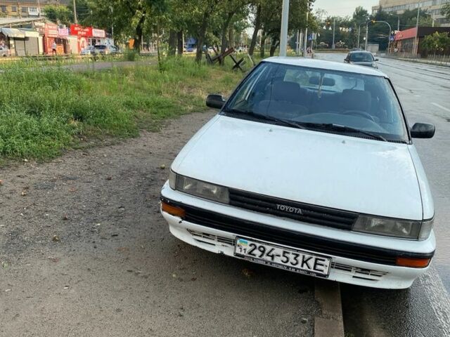 Белый Тойота Королла, объемом двигателя 1.6 л и пробегом 340 тыс. км за 716 $, фото 1 на Automoto.ua