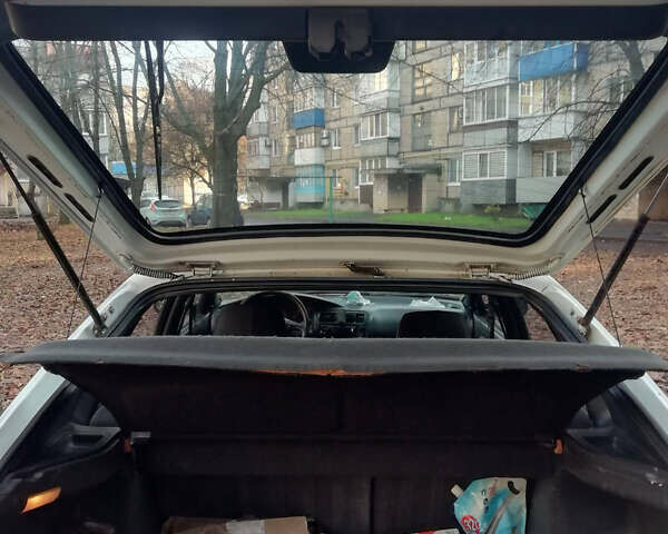 Белый Тойота Королла, объемом двигателя 1.3 л и пробегом 400 тыс. км за 2000 $, фото 10 на Automoto.ua