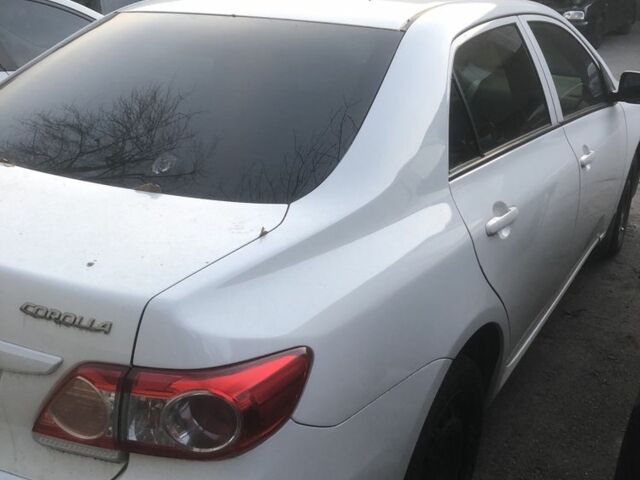 Білий Тойота Королла, об'ємом двигуна 1.6 л та пробігом 350 тис. км за 6000 $, фото 4 на Automoto.ua