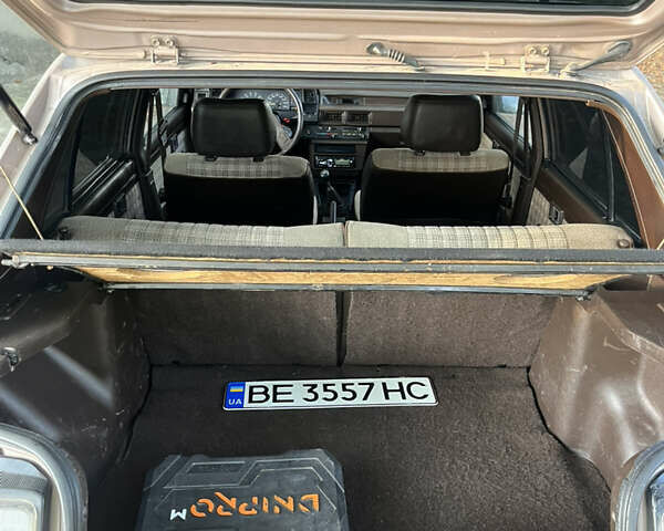 Бежевый Тойота Королла, объемом двигателя 1.3 л и пробегом 20 тыс. км за 1700 $, фото 4 на Automoto.ua