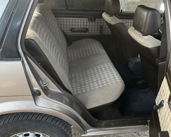 Бежевый Тойота Королла, объемом двигателя 1.3 л и пробегом 20 тыс. км за 1700 $, фото 2 на Automoto.ua