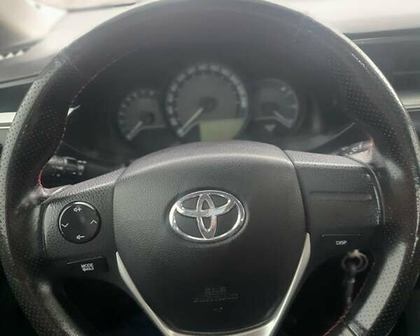 Бежевий Тойота Королла, об'ємом двигуна 1.33 л та пробігом 215 тис. км за 10000 $, фото 4 на Automoto.ua