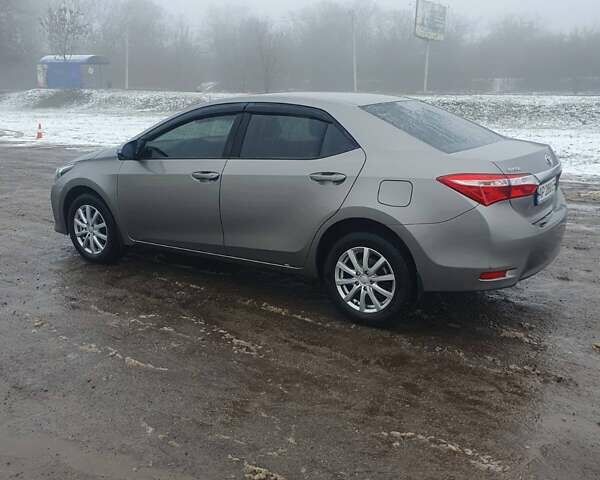 Бежевий Тойота Королла, об'ємом двигуна 1.33 л та пробігом 215 тис. км за 10000 $, фото 1 на Automoto.ua