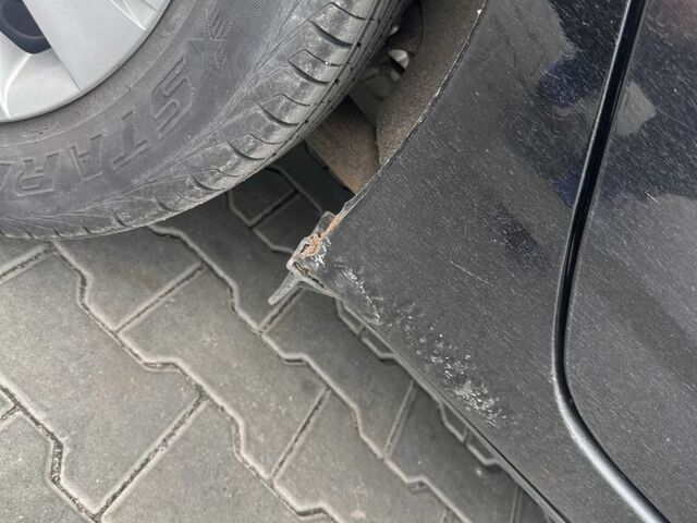 Чорний Тойота Королла, об'ємом двигуна 2 л та пробігом 311 тис. км за 3300 $, фото 10 на Automoto.ua