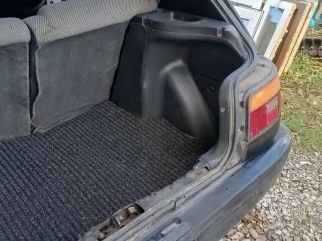 Черный Тойота Королла, объемом двигателя 1.3 л и пробегом 300 тыс. км за 800 $, фото 17 на Automoto.ua