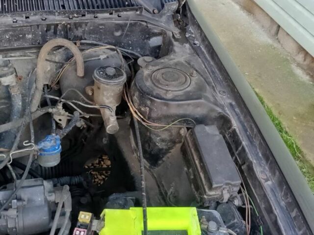 Черный Тойота Королла, объемом двигателя 1.3 л и пробегом 300 тыс. км за 800 $, фото 12 на Automoto.ua