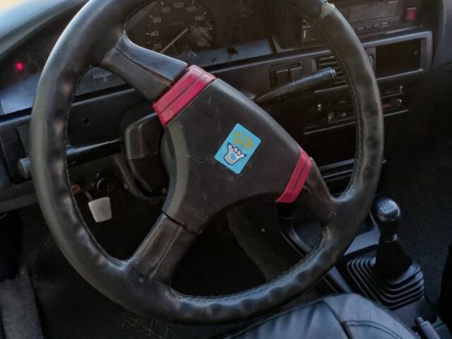 Черный Тойота Королла, объемом двигателя 1.3 л и пробегом 300 тыс. км за 800 $, фото 19 на Automoto.ua