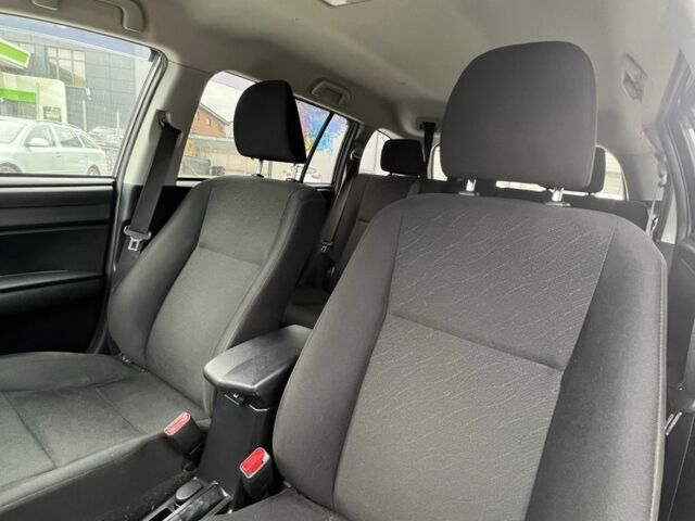 Чорний Тойота Королла, об'ємом двигуна 1.5 л та пробігом 44 тис. км за 14000 $, фото 20 на Automoto.ua