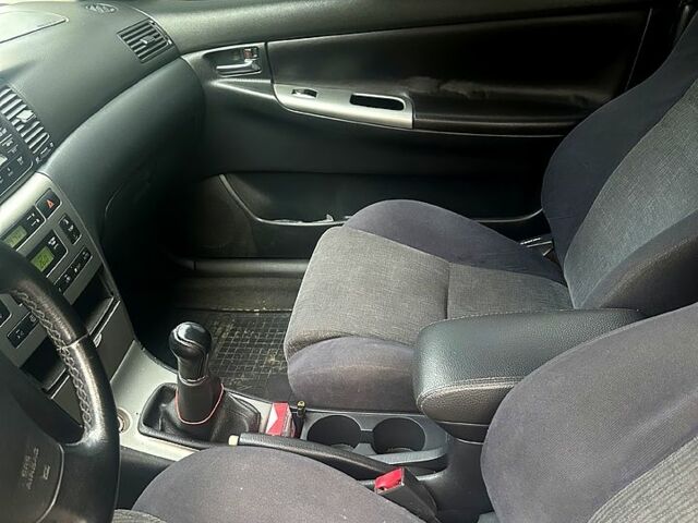 Черный Тойота Королла, объемом двигателя 1.4 л и пробегом 270 тыс. км за 4900 $, фото 4 на Automoto.ua