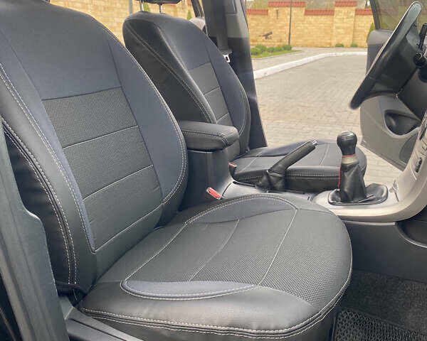 Чорний Тойота Королла, об'ємом двигуна 1.6 л та пробігом 138 тис. км за 8700 $, фото 21 на Automoto.ua