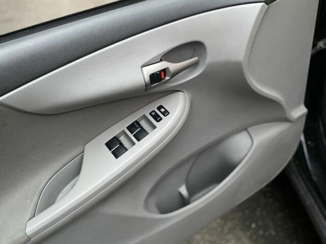 Чорний Тойота Королла, об'ємом двигуна 1.8 л та пробігом 204 тис. км за 5299 $, фото 15 на Automoto.ua