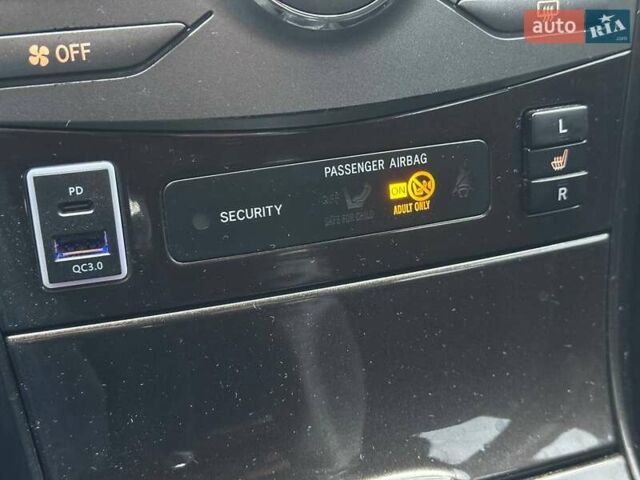 Чорний Тойота Королла, об'ємом двигуна 1.6 л та пробігом 316 тис. км за 7490 $, фото 17 на Automoto.ua